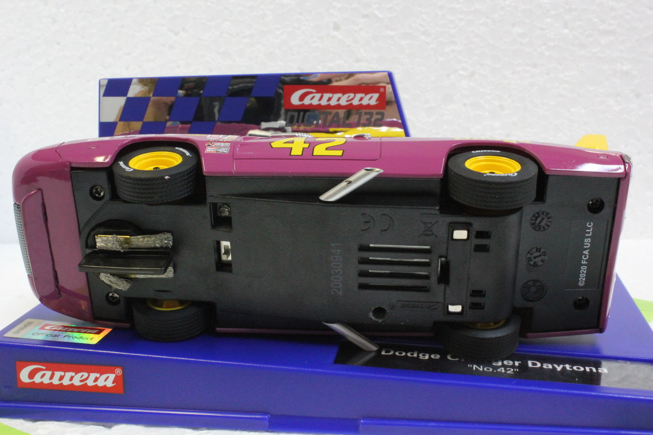 30941 Carrera Digital 132 Dodge Charger Daytona, #42 1:32 Slot Car