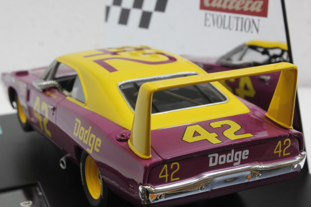 27638 Carrera Evolution Dodge Charger Daytona, #42 1:32 Slot Car