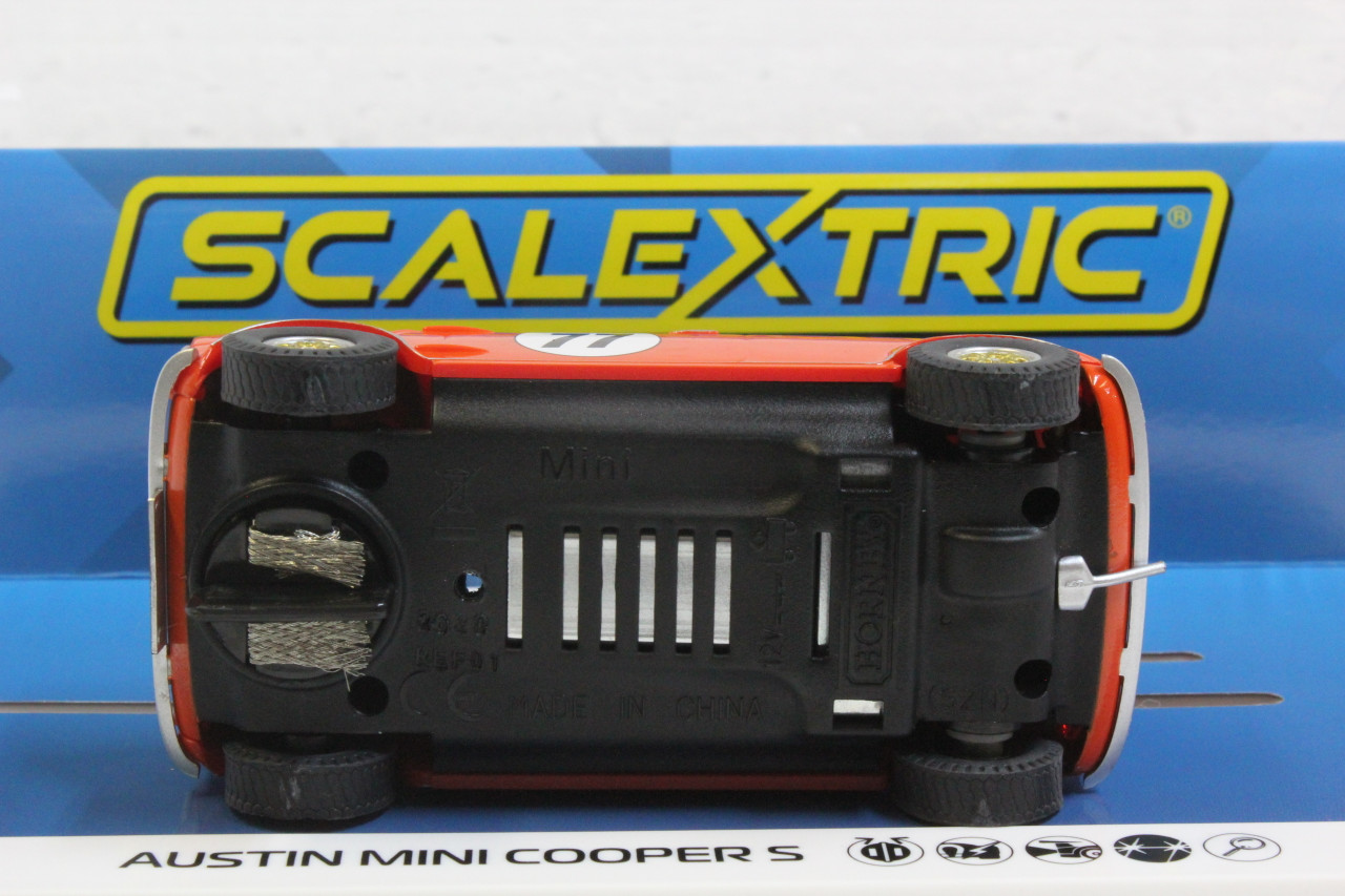 C4154 Scalextric Austin MINI Cooper S - Andrew/Mike Jordan 2019