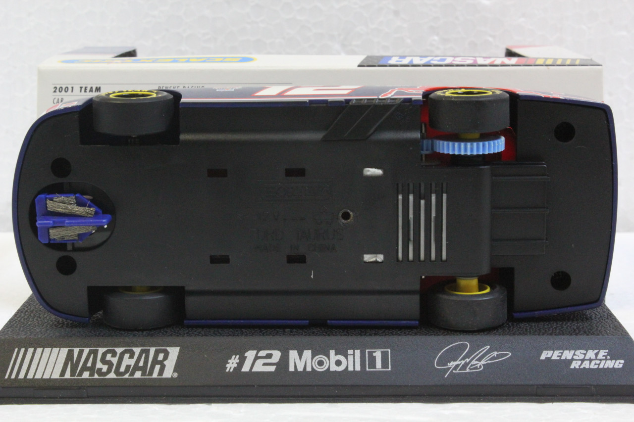 C2348 Scalextric Ford Mobil Ford Taurus NASCAR Mayfield, #12 1:32