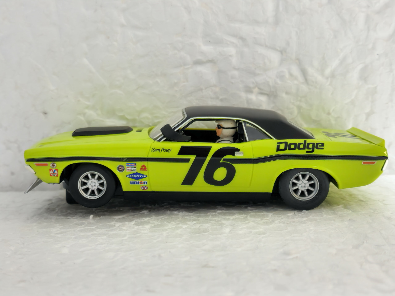 C4164 Scalextric Dodge Challenger - Sam Posey, #76 1:32 Slot Car
