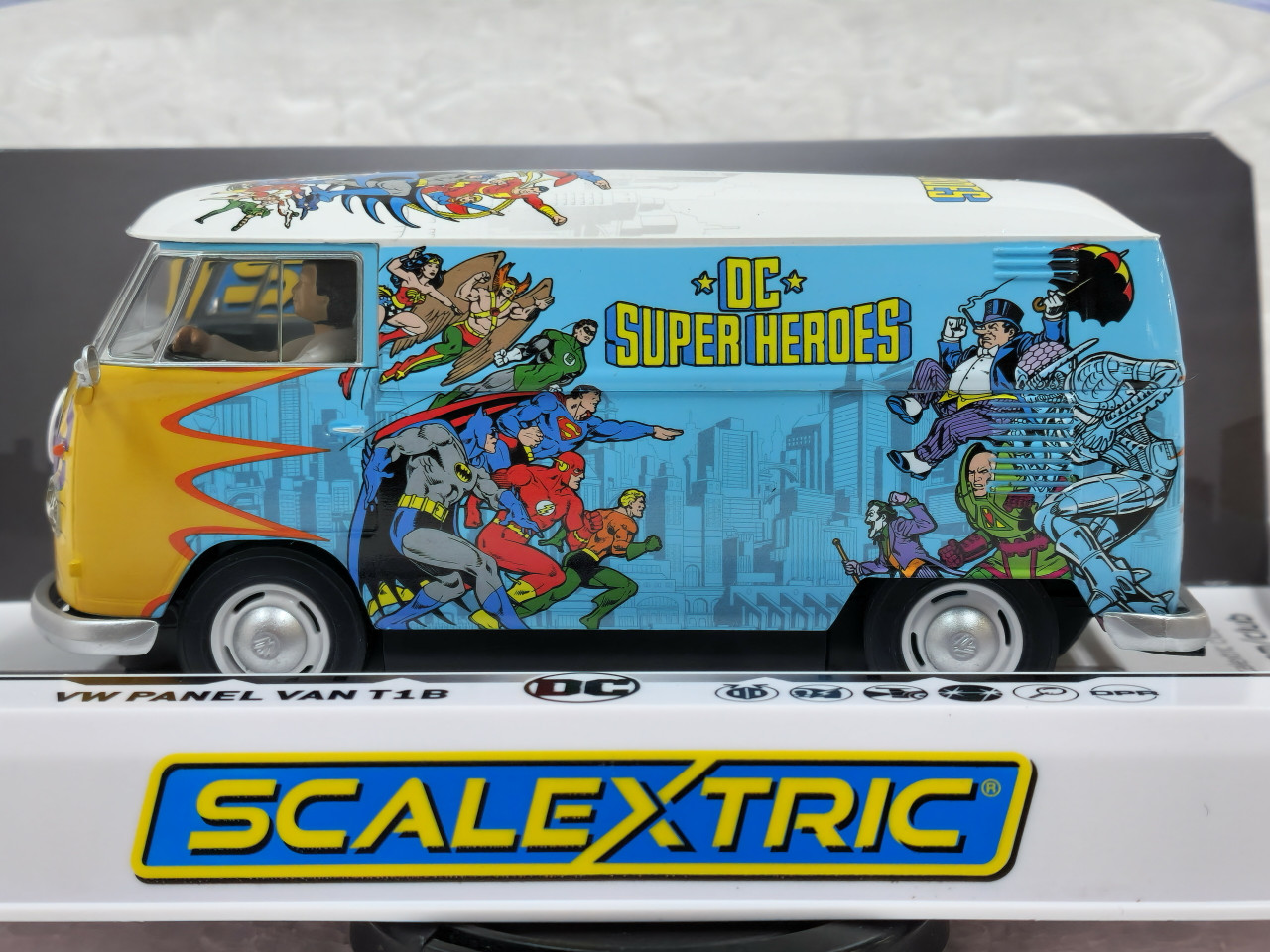 C3933 Scalextric VW Volkswagen Bus Panel Van T1b DC Comics 1:32 Slot Car  *DPR*