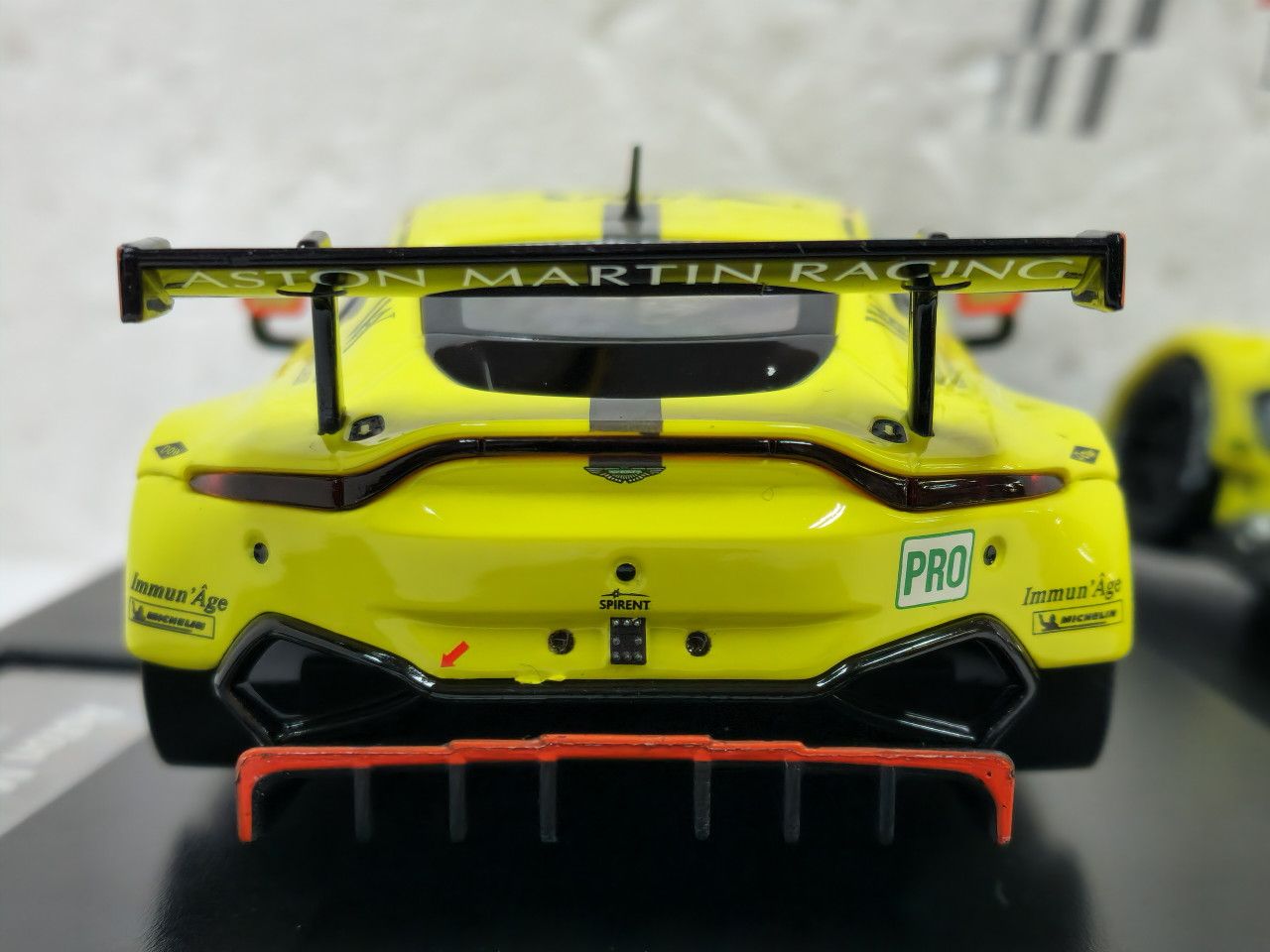 27631 Carrera Evolution Aston Martin Vantage GTE, #95 1:32 Slot