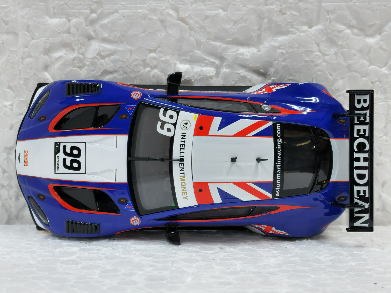 30931 Carrera Digital 132 Aston Martin Vantage GTE Beechdean