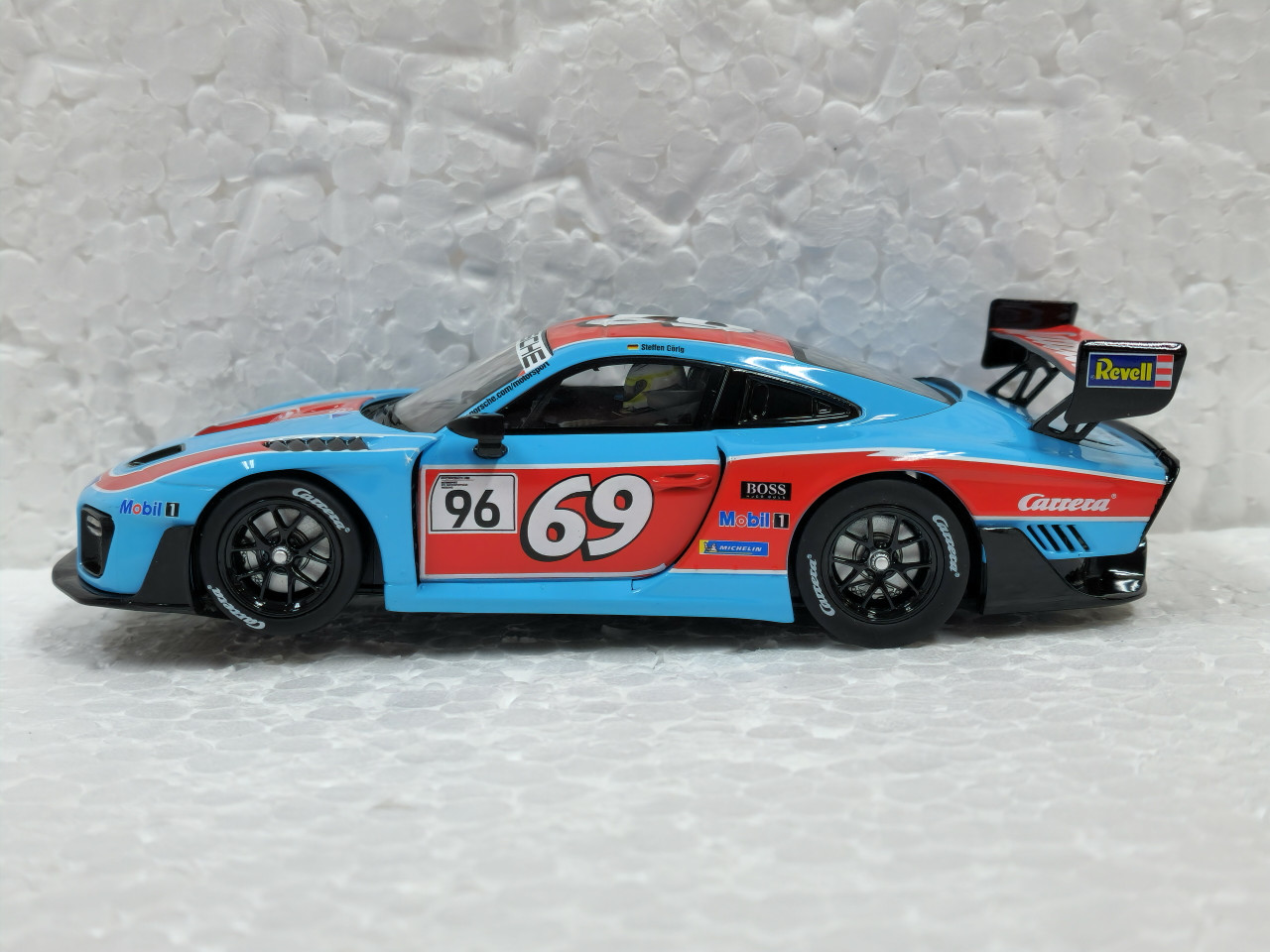 27625 Carrera Evolution Porsche 935 GT2, #96/69 1:32 Slot Car