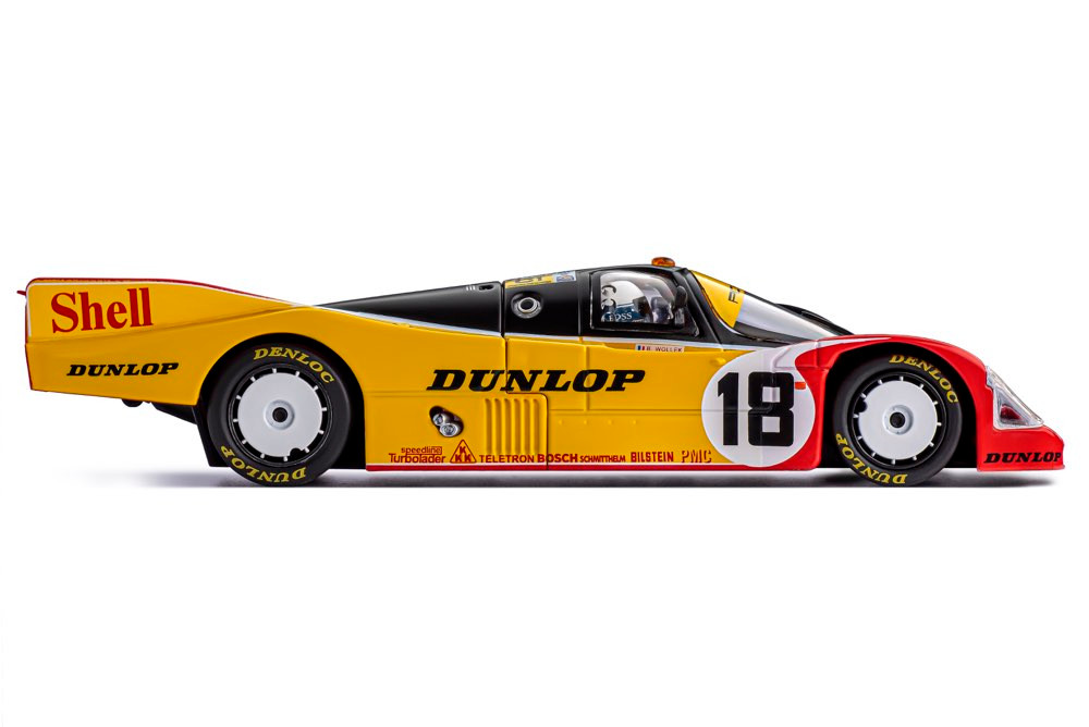 SICA03M Slot It Porsche 962C Le Mans 1988 Shell, #18 1:32 Slot Car