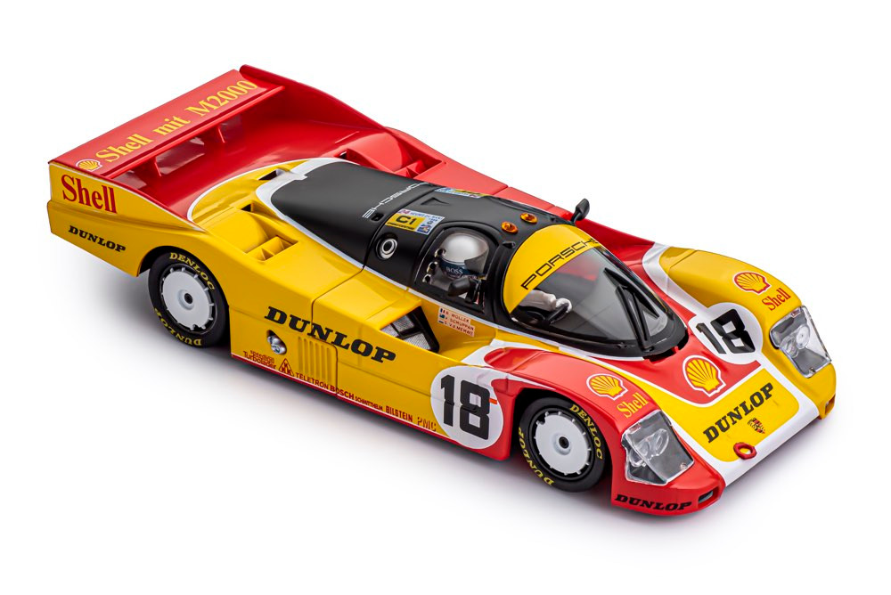 SICA03M Slot It Porsche 962C Le Mans 1988 Shell, #18 1:32 Slot Car