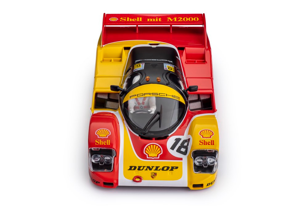 SICA03M Slot It Porsche 962C Le Mans 1988 Shell, #18 1:32 Slot Car