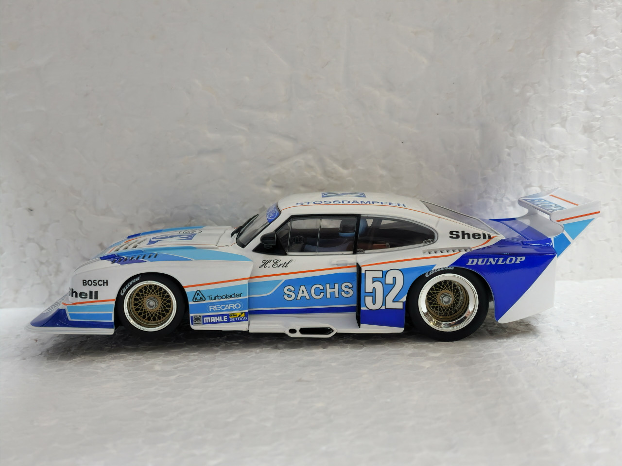 23910 Carrera Digital 124 Ford Capri Zakspeed Turbo Sachs Sporting