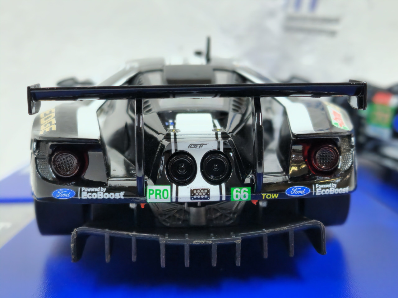 ⚙️ Petite vidéo de notre circuit Slotcar 132/124 avec une Ford GT 124  Carrera équipée de notre nouveau kit Racing 🏁, By Slotcar 132/124