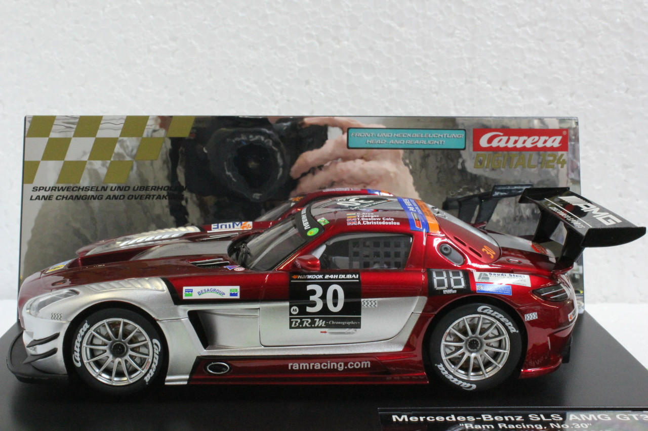 23864 Carrera Digital 124 Mercedes-Benz SLS AMG GT3, #30 1:24 Slot Car