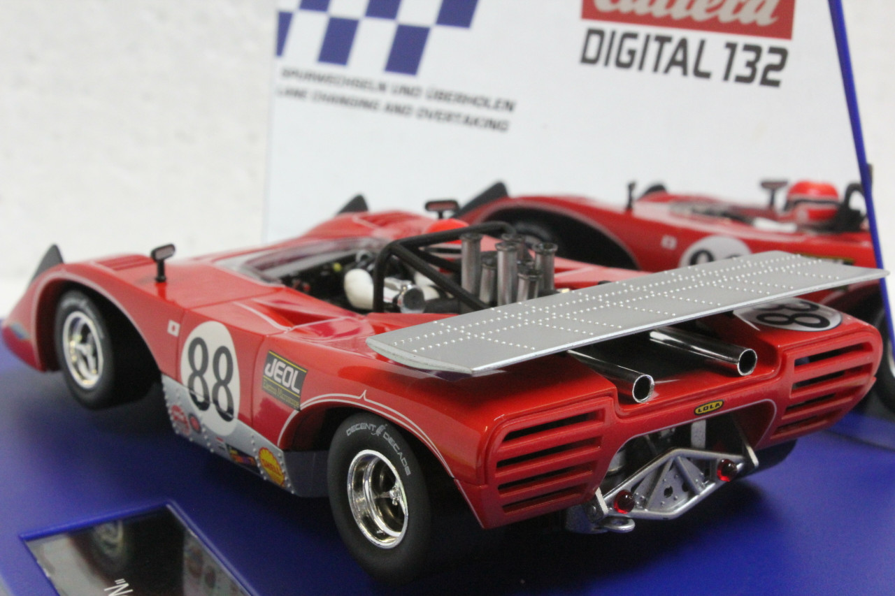 30653 Carrera Digital 132 Lola T222 Mont-Tremblant '71, #88 1:32