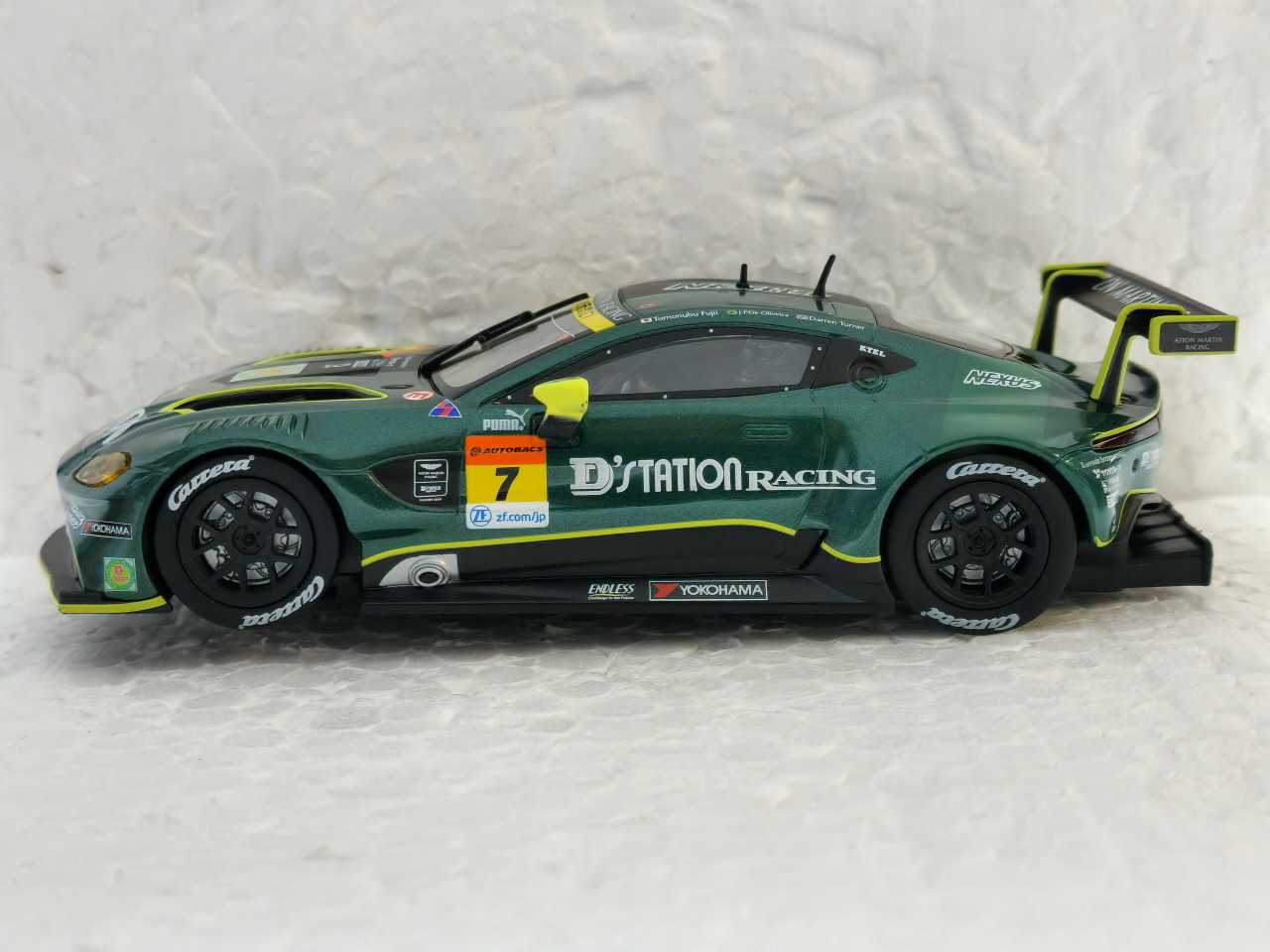 27675 Carrera Evolution Aston Martin Vantage GT3 D-Station Racing, #7 1:32  Slot Car