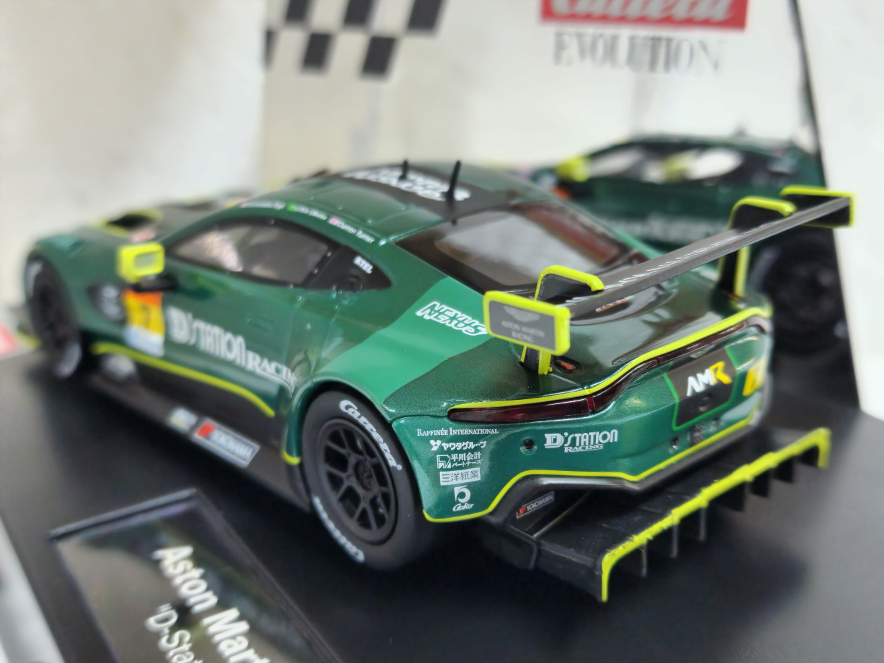 27675 Carrera Evolution Aston Martin Vantage GT3 D-Station Racing, #7 1:32  Slot Car