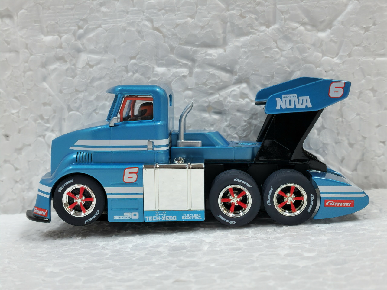 30989 Carrera Digital 132 Carrera Race Truck, #6 1:32 Slot Car