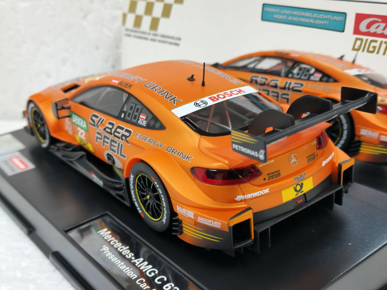 23934 Carrera Digital 124 Mercedes AMG C63 DTM L. Auer #22 1:24