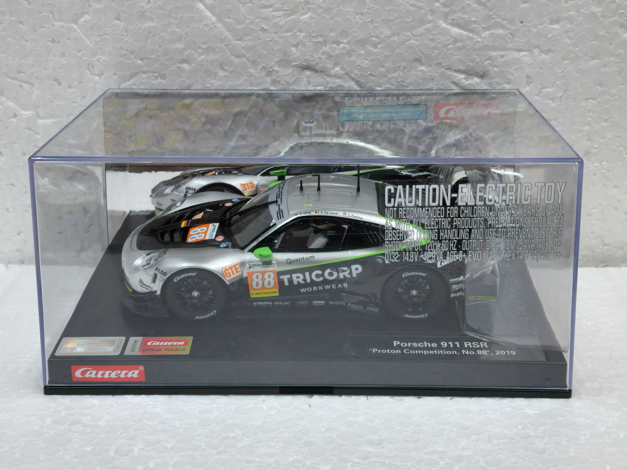 23930 Carrera Digital 124 Porsche 911 RSR Proton, #88 1:24 Slot