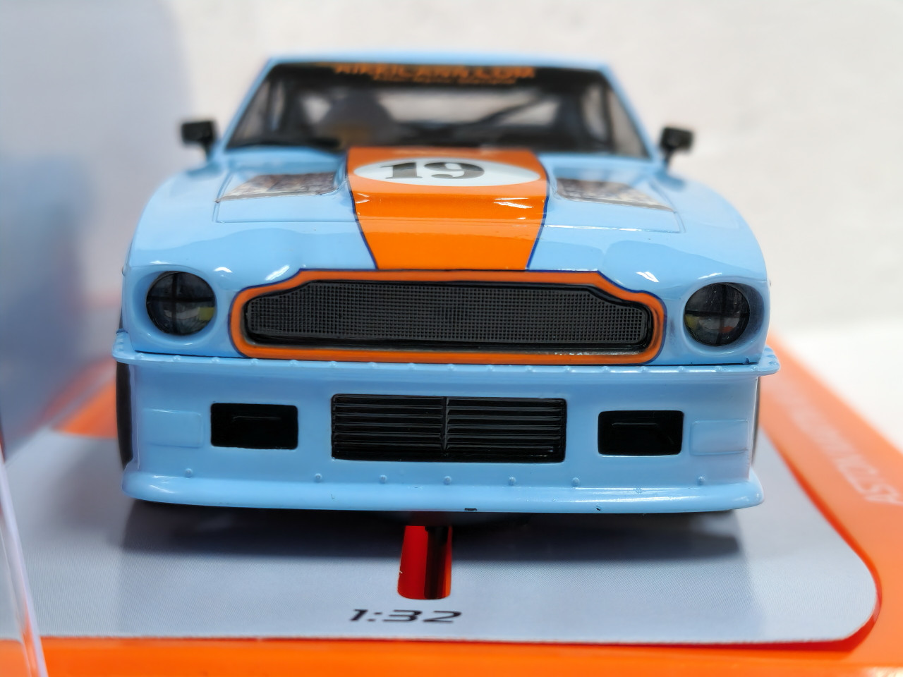 C4209 Scalextric Aston Martin V8 Gulf Edition Rikki Cann Racing, #19 1:32  Slot Car *DPR*