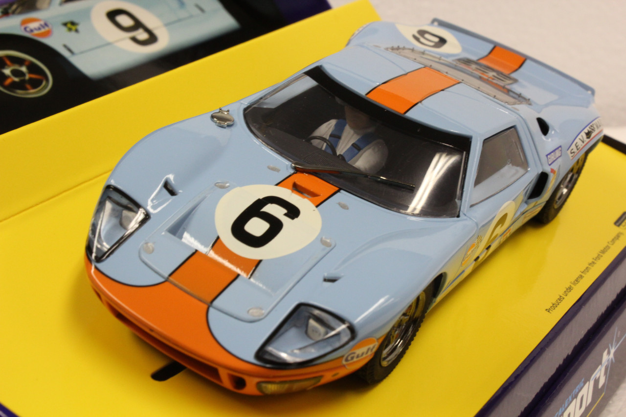 C2404A Scalextric Gulf Ford GT40 Le Mans 1969, #6 1:32 Slot Car 