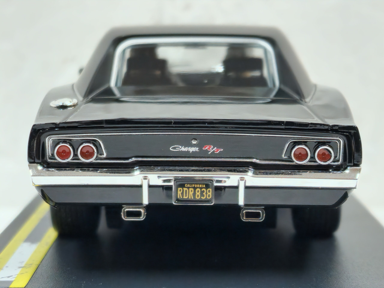 P126 Pioneer 1968 Dodge Charger R/T 440 Assassins Bullitt 1:32