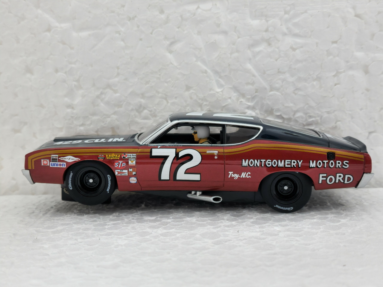 Voiture De Course Carrera Evolution Ford Torino Talladega No.72 - Échelle 1:32 - Collection Officielle Ford