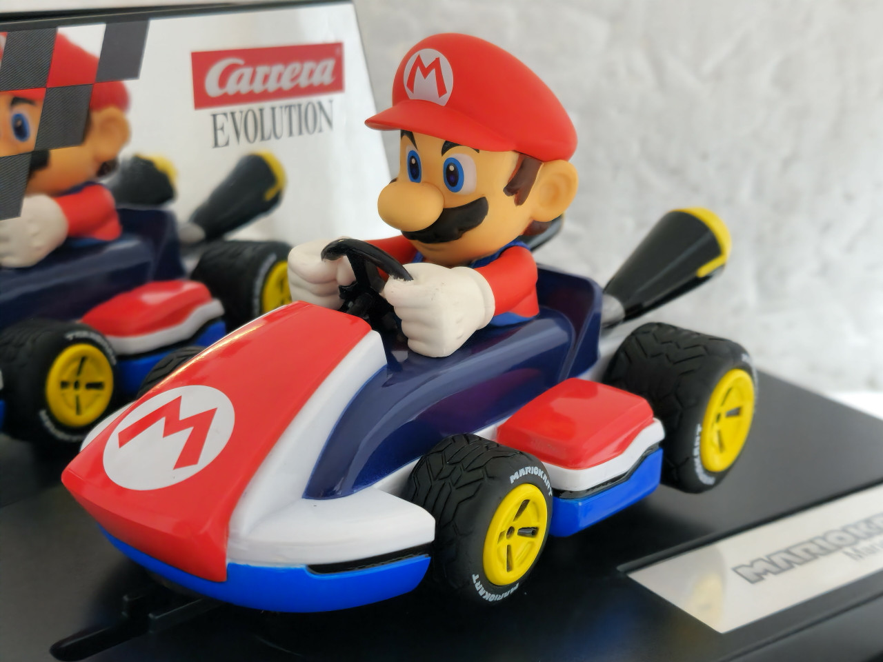 27729 Carrera Evolution Mario Kart - Mario 1:32 Slot Car - Great