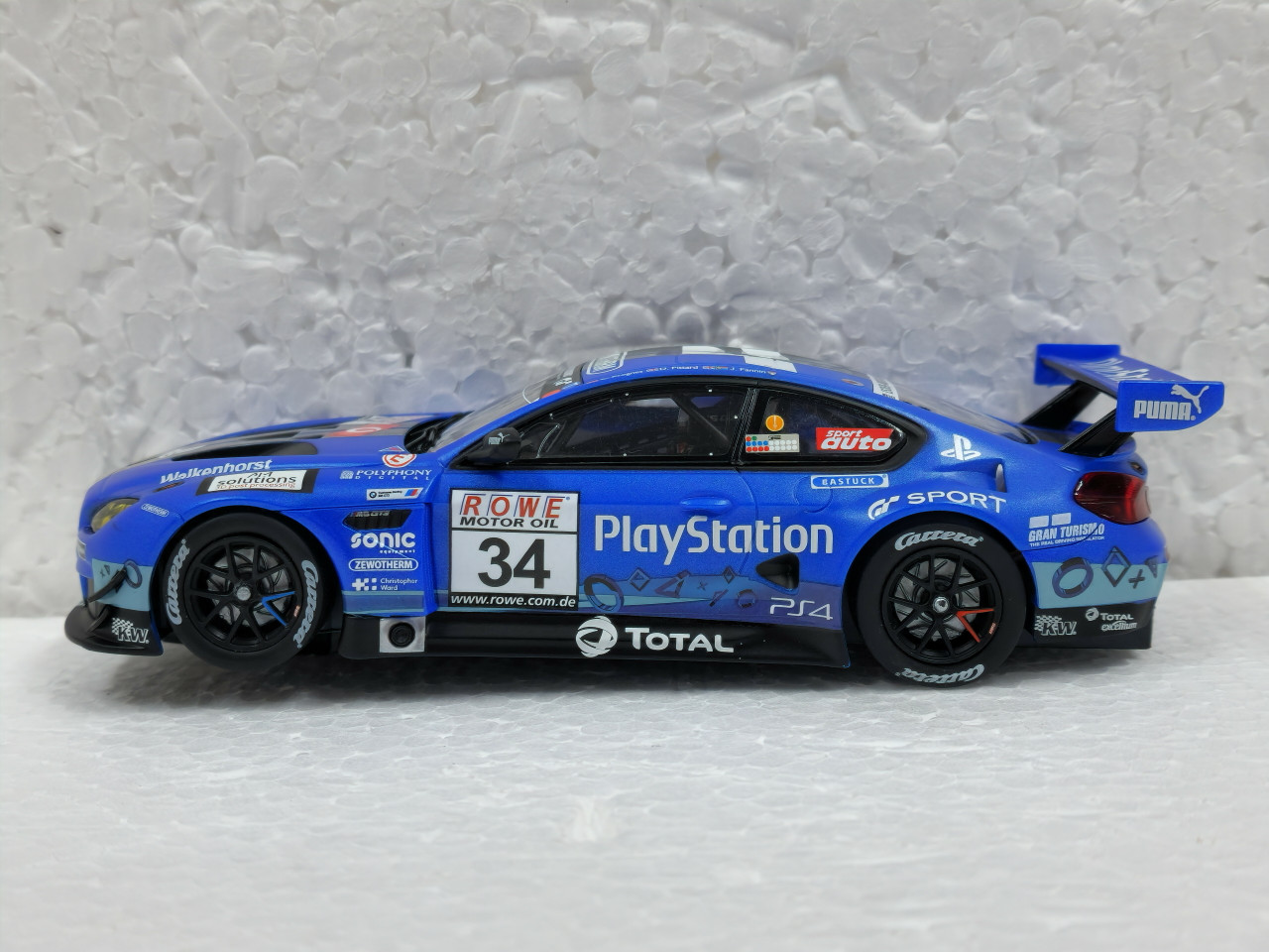 27685 Carrera Evolution BMW M6 GT3 Walkenhorst, #34 1:32 Slot Car