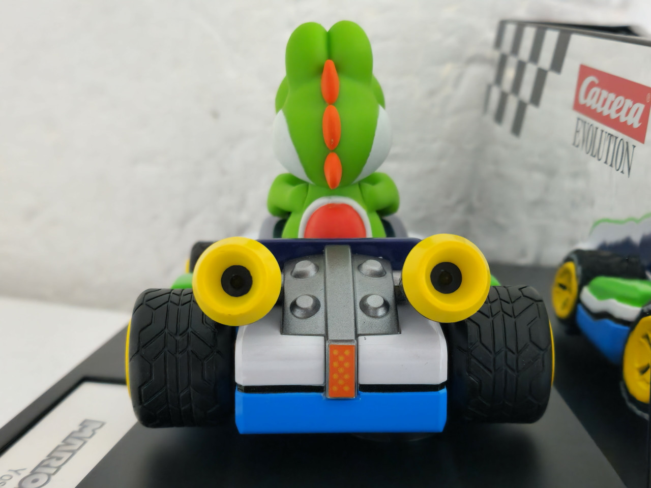 27730 Carrera Evolution Mario Kart - Yoshi 1:32 Slot Car - Great