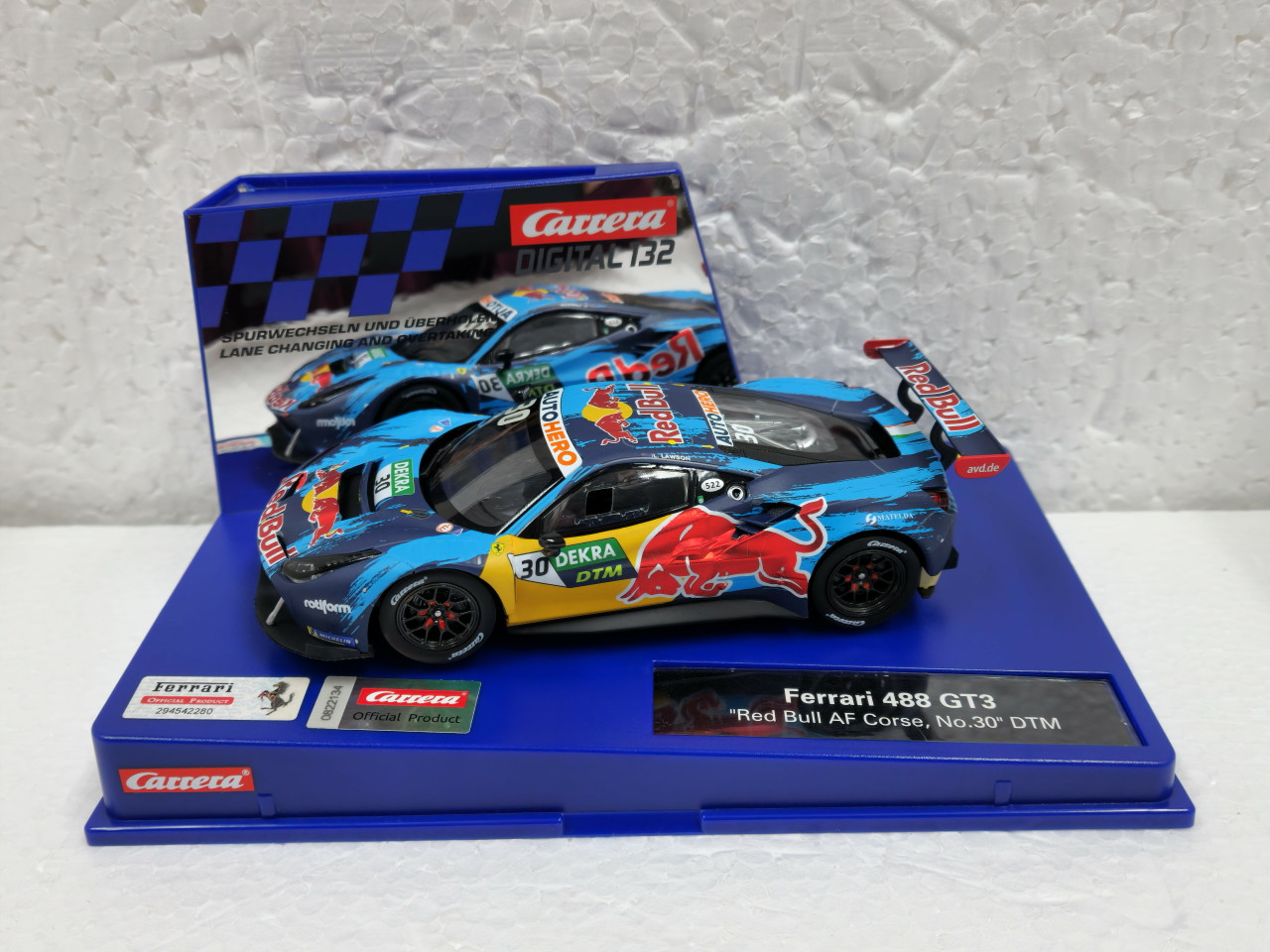 31032 Carrera Digital 132 Ferrari 488 GT3 Red Bull AF Corse DTM