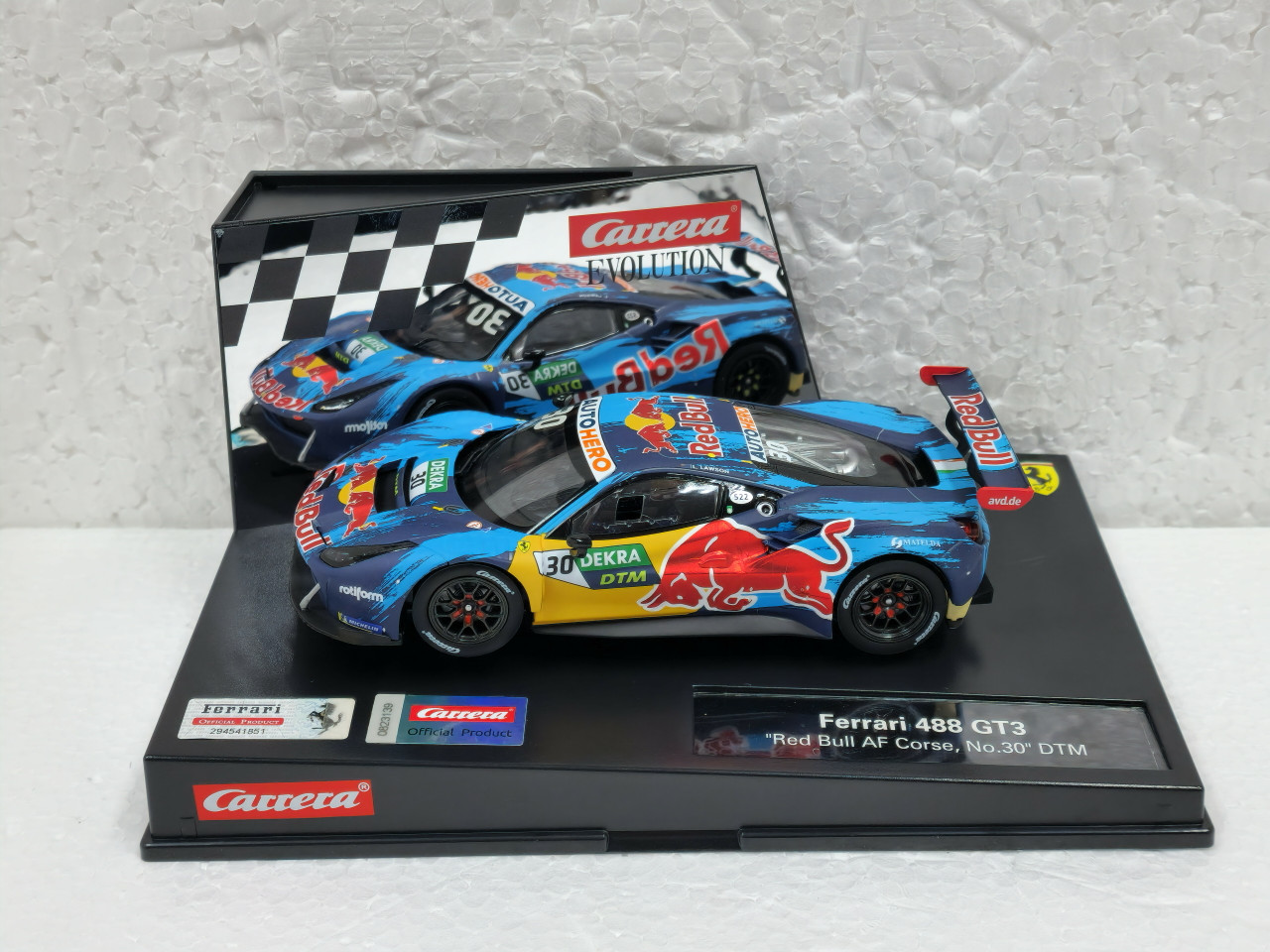 27708 Carrera Evolution Ferrari 488 GT3 Red Bull AF Corse, #30 1