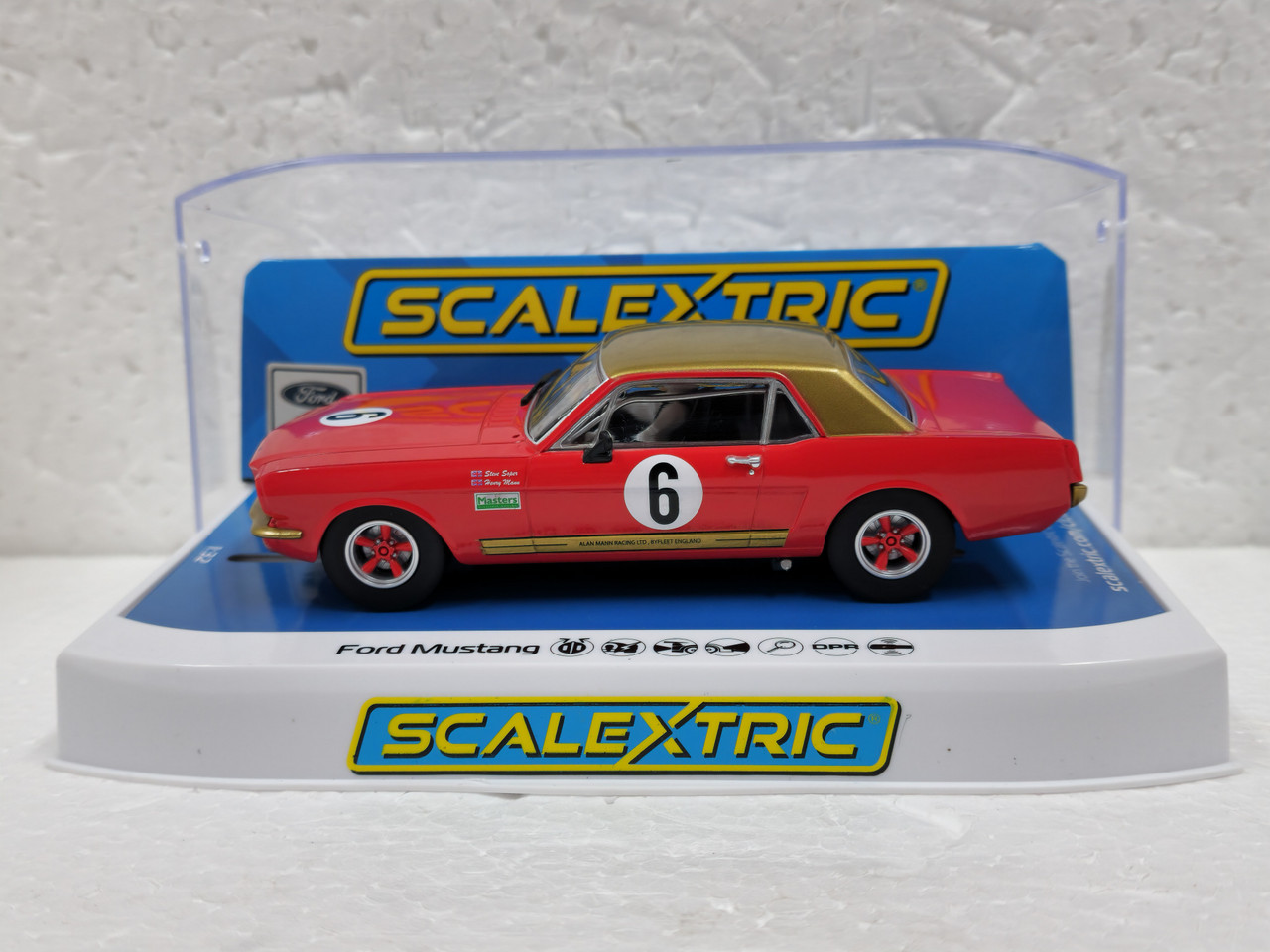 C4339 Scalextric Ford Mustang Alan Mann Racing, #6 1:32 Slot Car