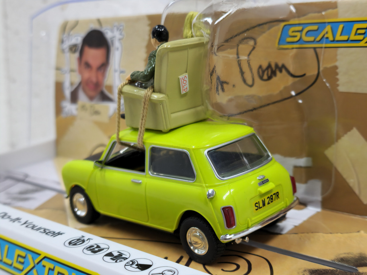 C4334 Scalextric Mr. Bean Mini - Do-It-Yourself 1:32 Slot Car