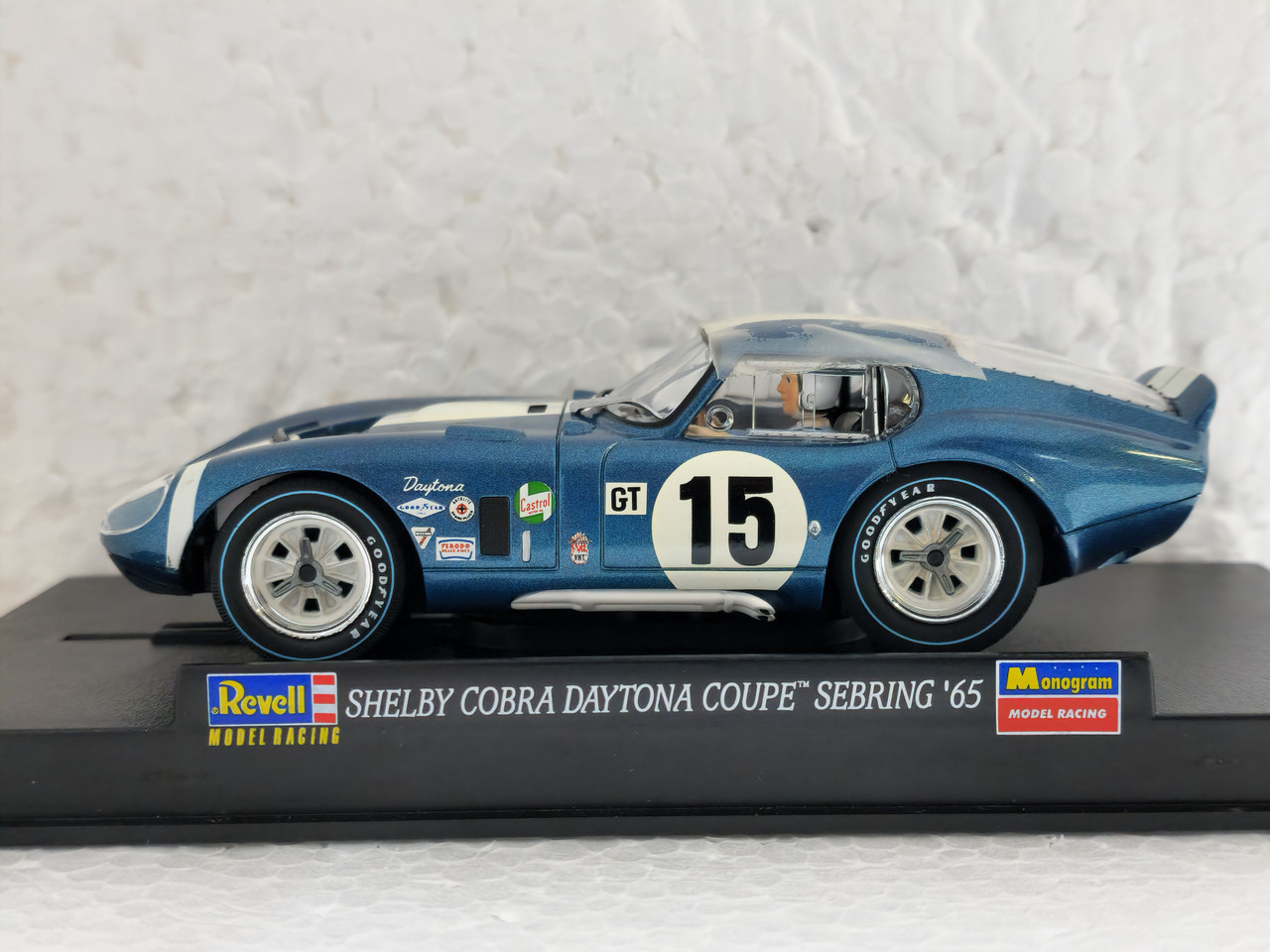 8364/4860 Revell Monogram Shelby Cobra Daytona Coupe Sebring 1965