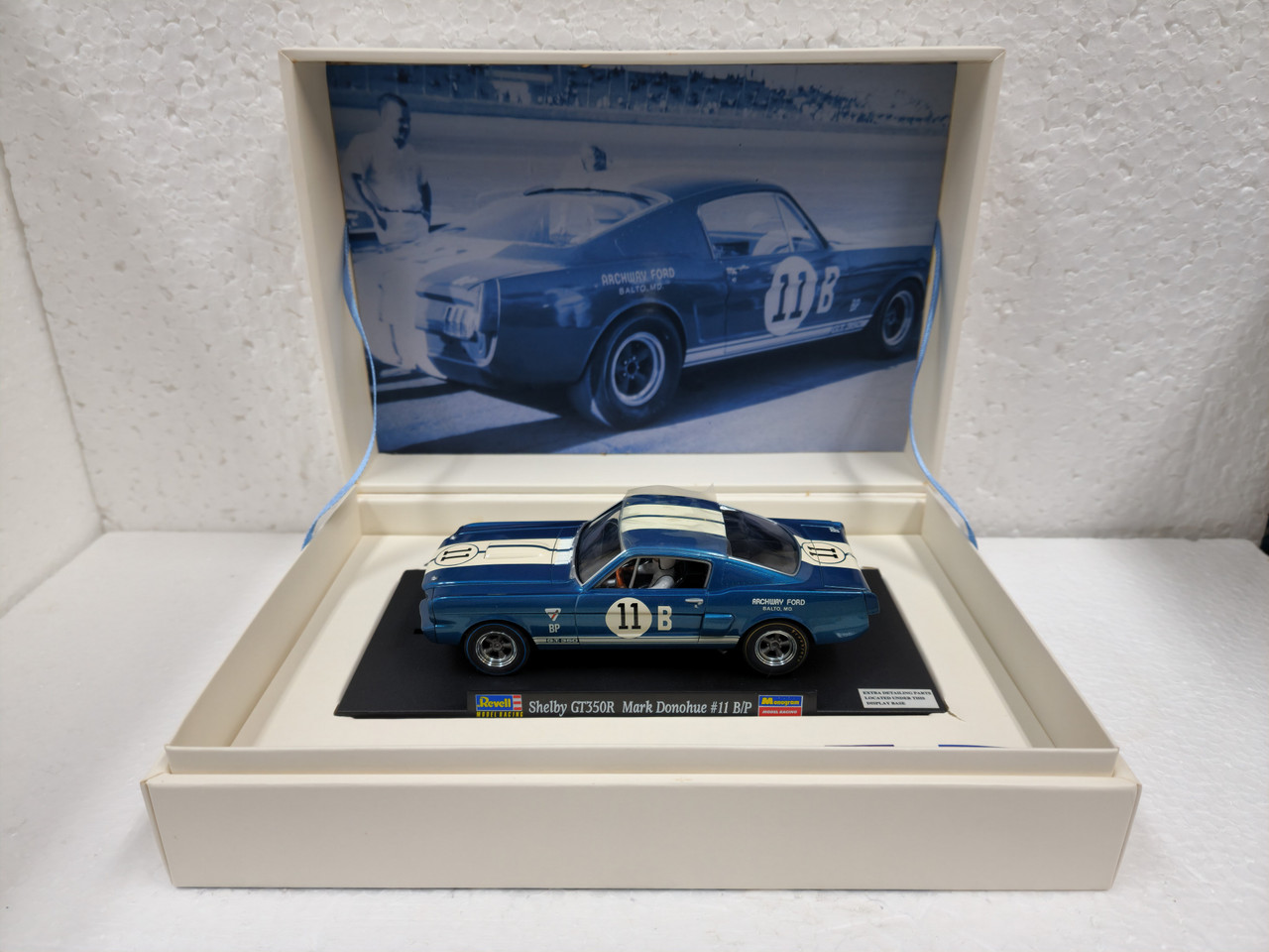 Slot Car Revell/Monogram 1/32 – Shelby GT350R #11B Mark Donohue – Occasion (État Neuf)