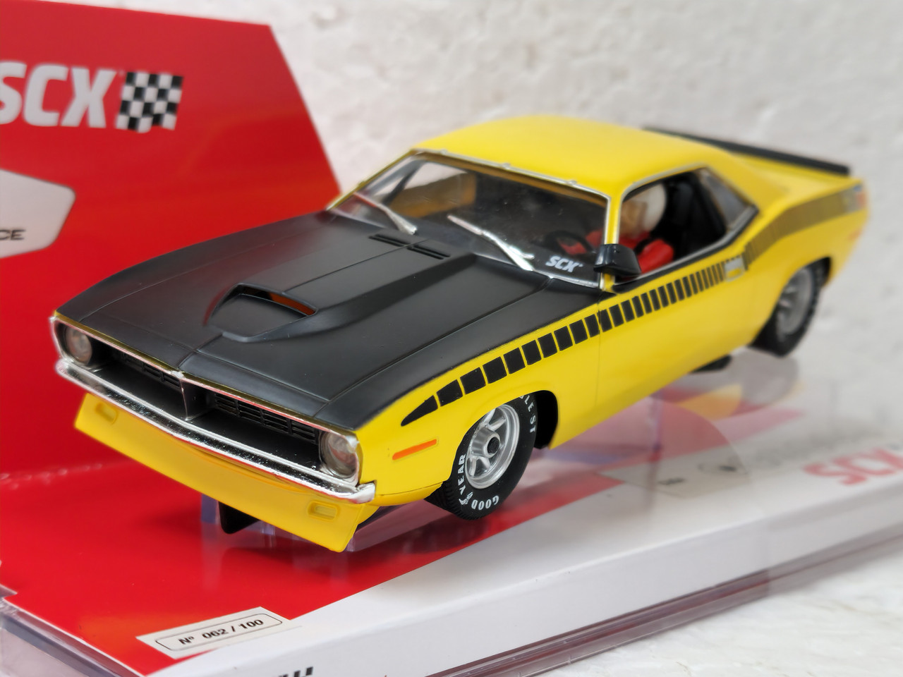 U10443X300 SCX Plymouth Trans Am AAR CUDA Lemon Twist 1970 1:32