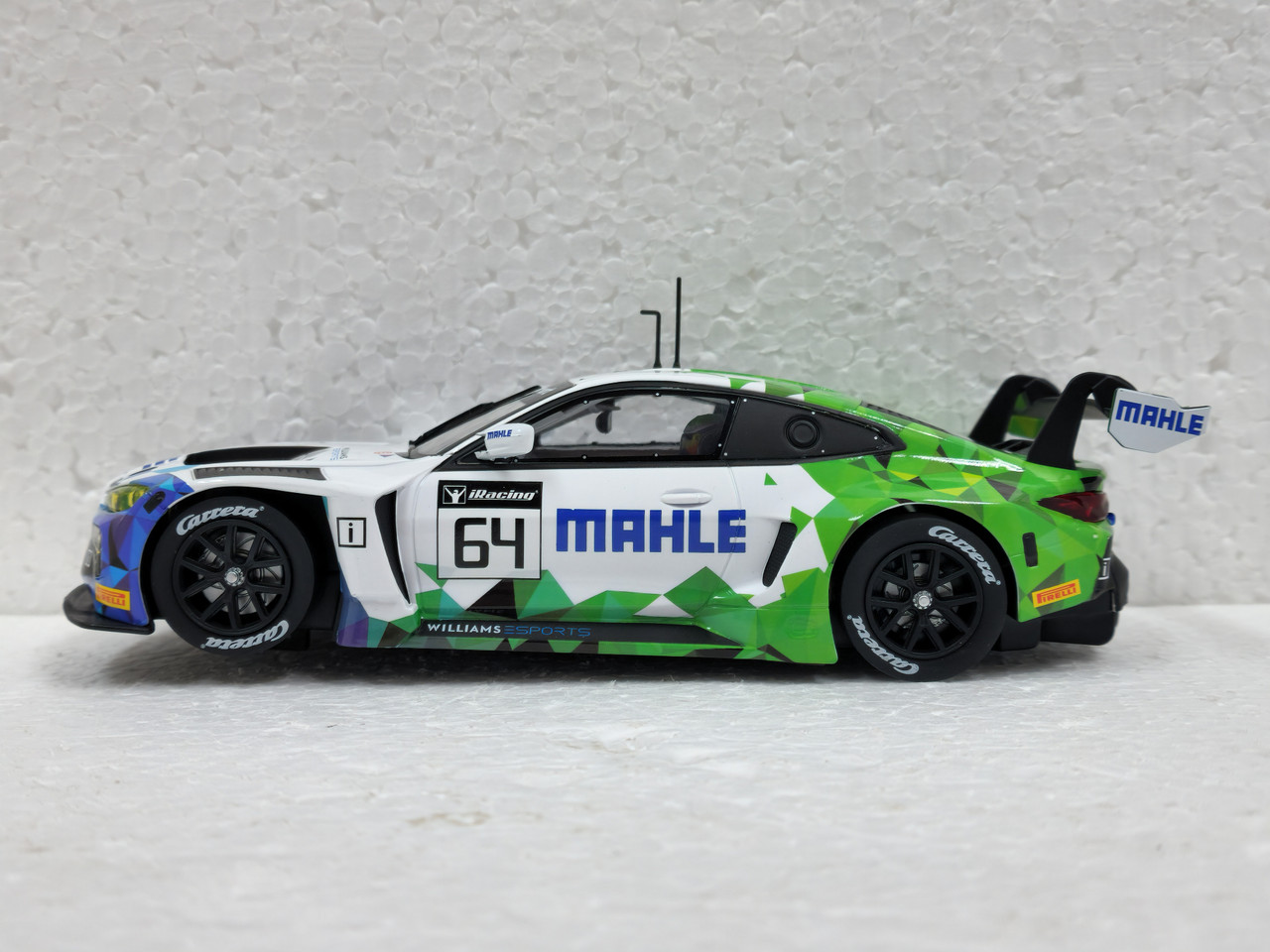 23927 Carrera Digital 124 BMW M4 GT3 BMW Mahle Racing Team, #64 1