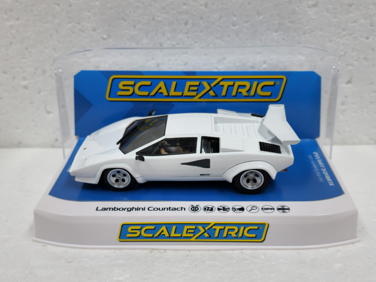 C4336 Scalextric Lamborghini Countach - White 1:32 Slot Car *DPR