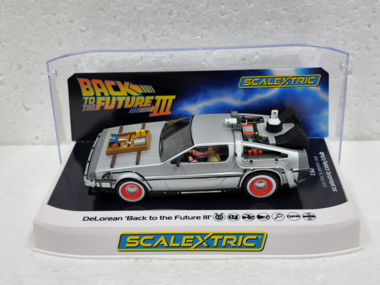 C4307 Scalextric DeLorean - Back to the Future III Time Machine 1