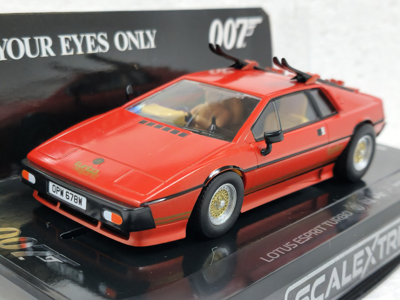 C4301 Scalextric James Bond Lotus Esprit Turbo For Your Eyes Only