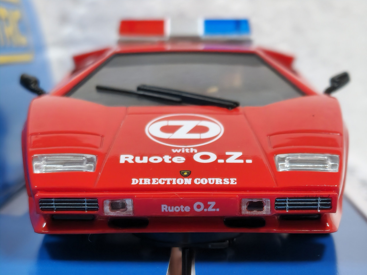 C4329 Scalextric Lamborghini Countach Monaco GP Safety Car 1:32