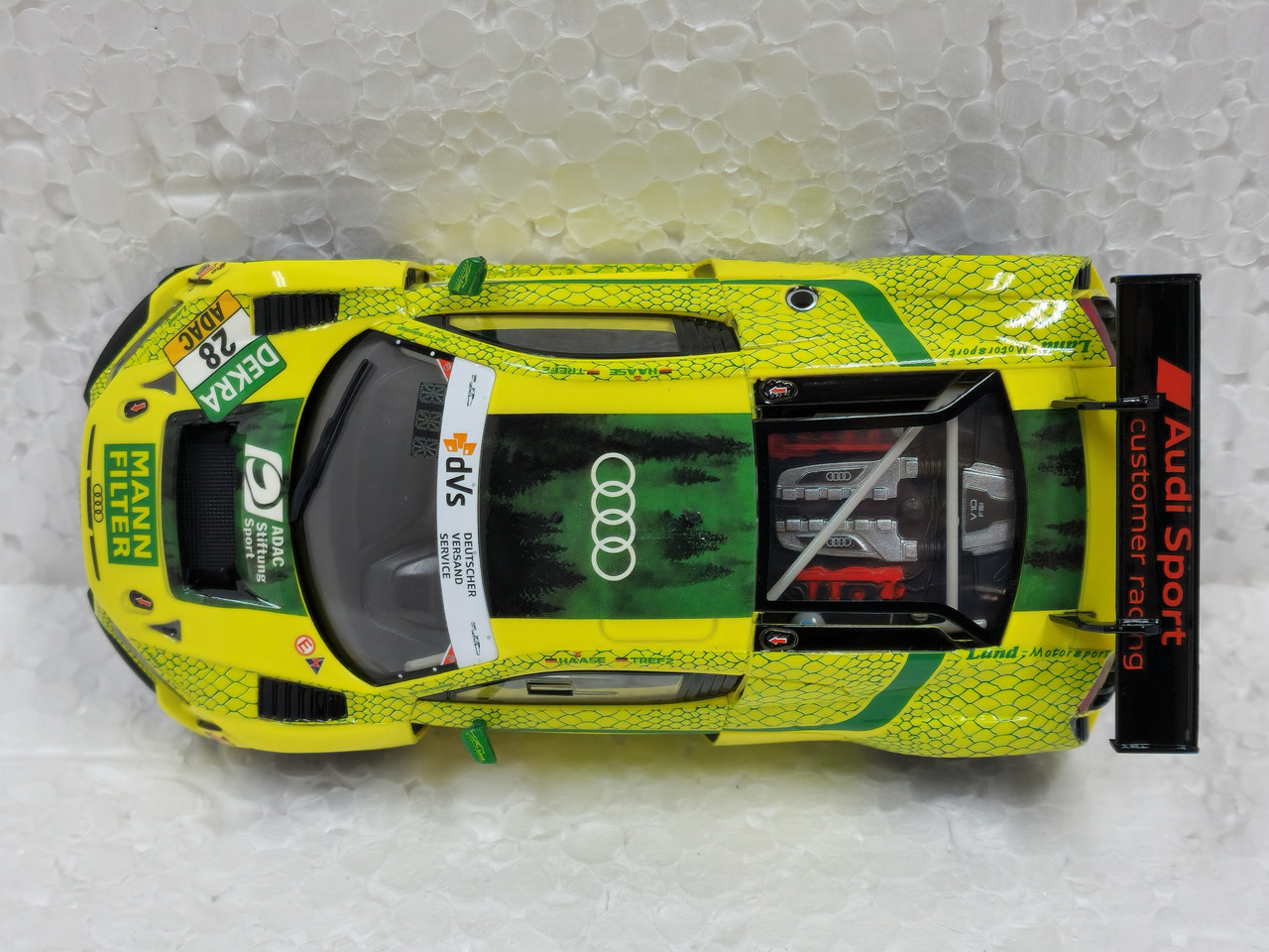 27703 Carrera Evolution Audi R8 LMS GT3 Mann- Filter Land Motorsport, #28  1:32 Slot Car