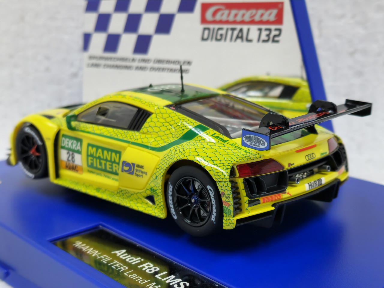 31027 Carrera Digital 132 Audi R8 LMS GT3 Mann- Filter Land Motorsport, #28  1:32 Slot Car