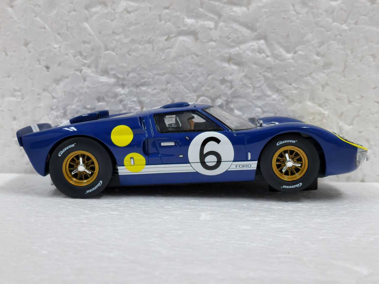 ⚙️ Petite vidéo de notre circuit Slotcar 132/124 avec une Ford GT 124  Carrera équipée de notre nouveau kit Racing 🏁, By Slotcar 132/124