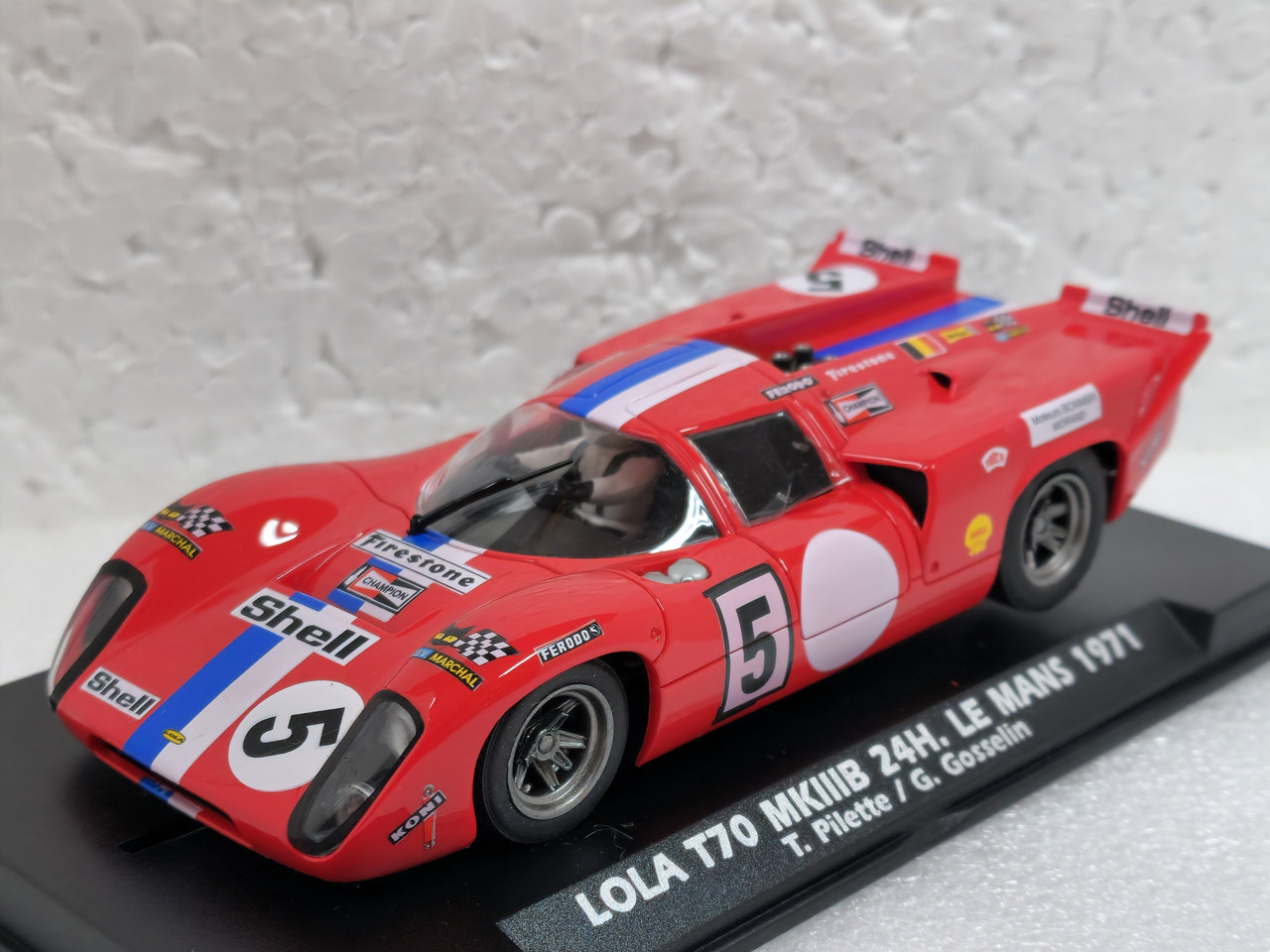 E2070 Fly Lola T70 MKIIIB 24H Le Mans 1971, #5 1:32 Slot Car