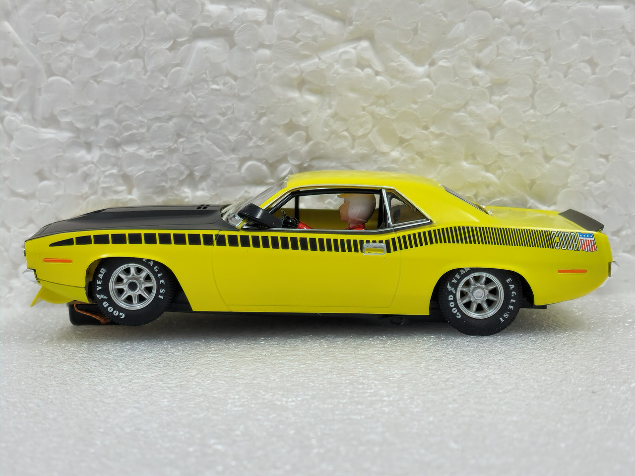 U10440X300 SCX Plymouth Trans Am AAR CUDA Curious Yellow