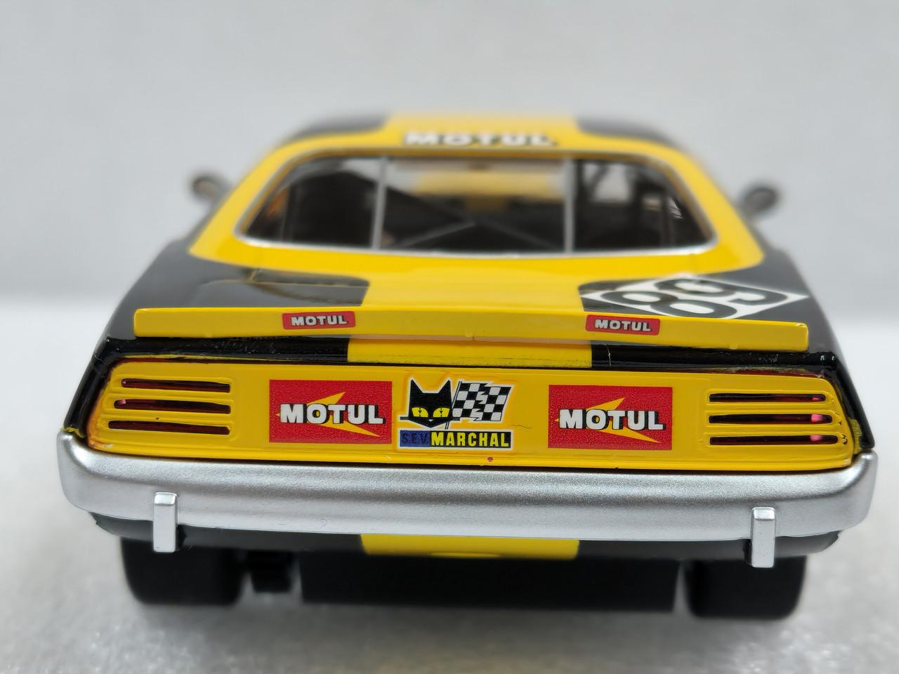 C4345 Scalextric Chrysler Hemicuda Le Mans 1975, #89 1:32 Slot Car