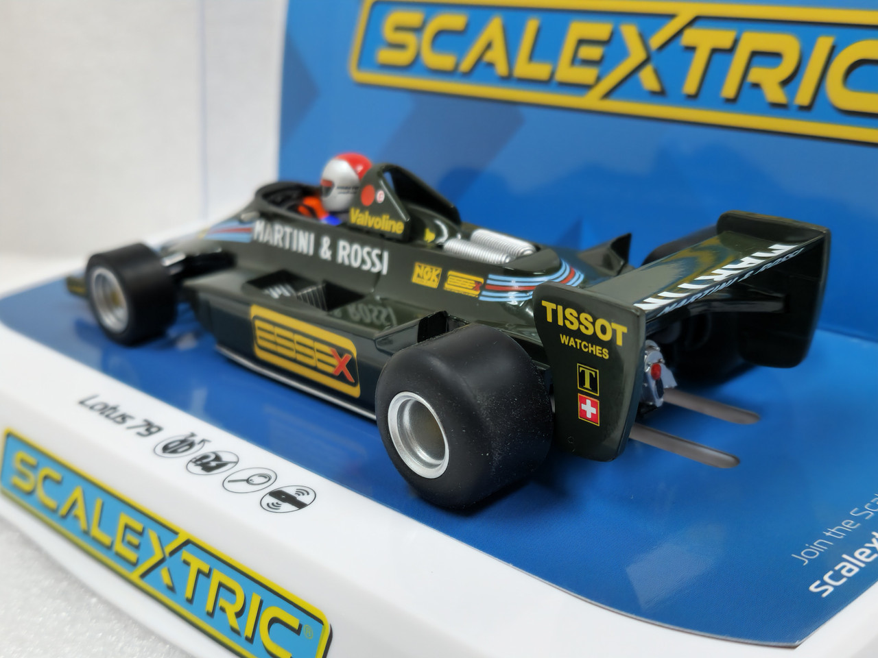 C4423 Scalextric Lotus 79 USA GP West 1979 Mario Andretti, #1 1:32 Slot Car