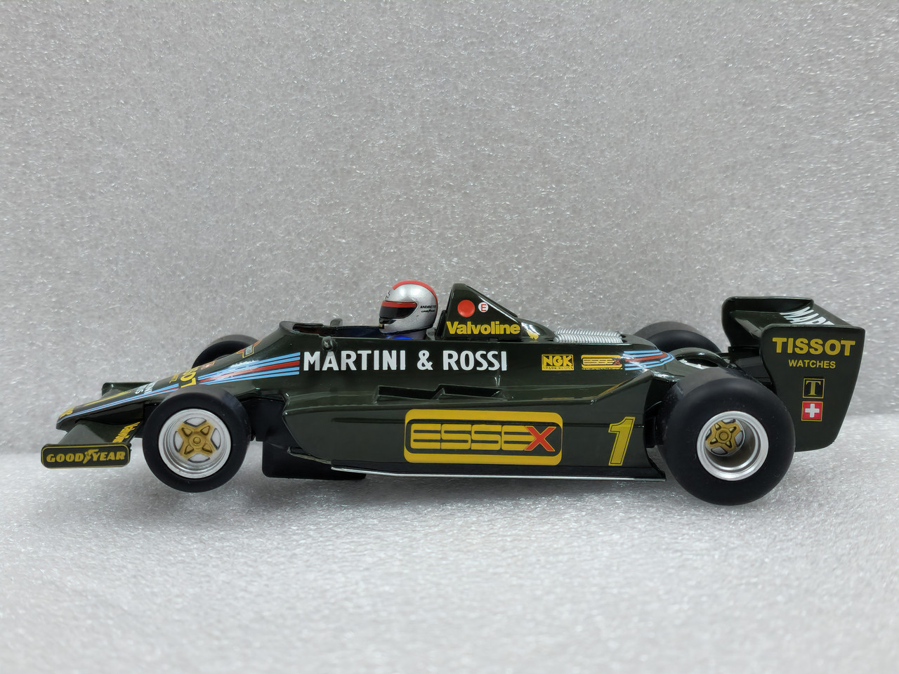 C4423 Scalextric Lotus 79 USA GP West 1979 Mario Andretti, #1 1:32