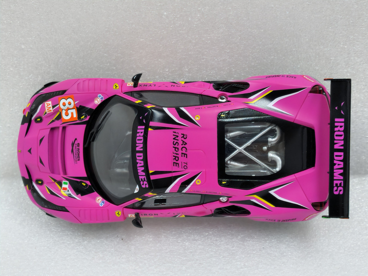 31081 Carrera Digital 132 Ferrari 488 GT3 Iron Dames, #85 1:32