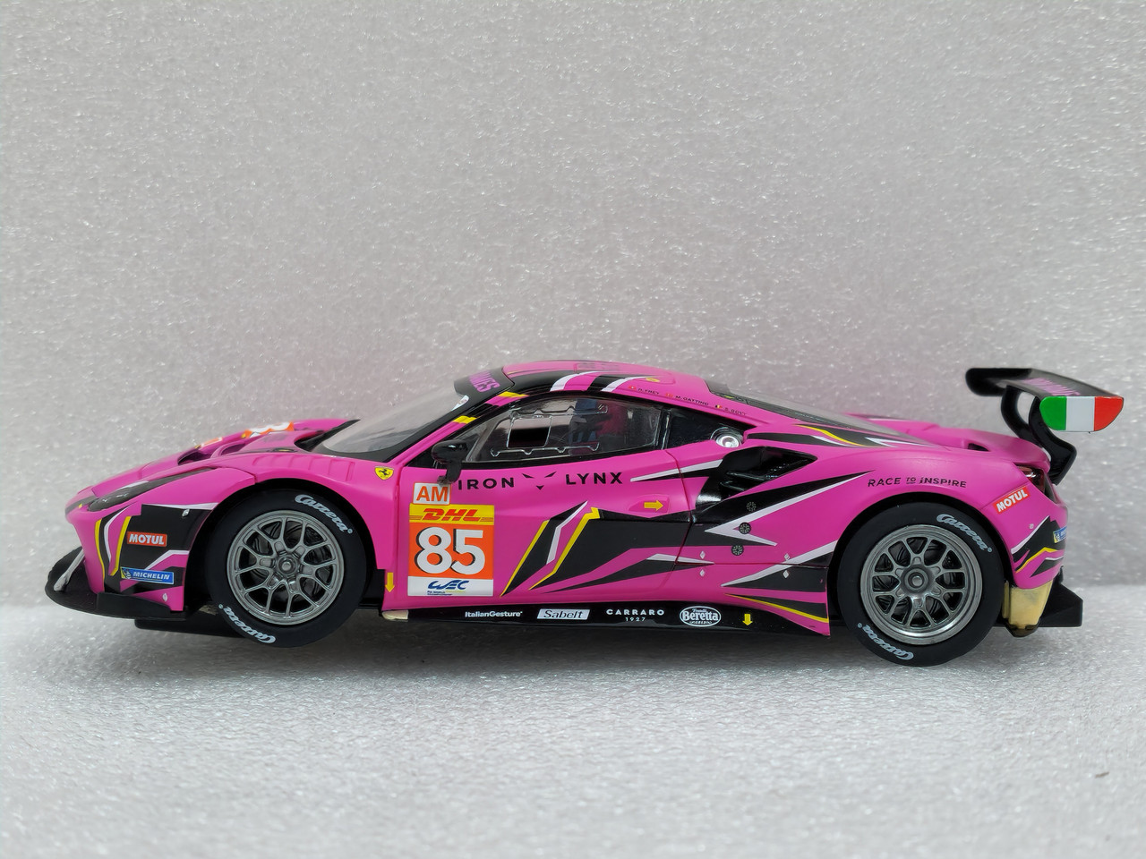 31081 Carrera Digital 132 Ferrari 488 GT3 Iron Dames, #85 1:32